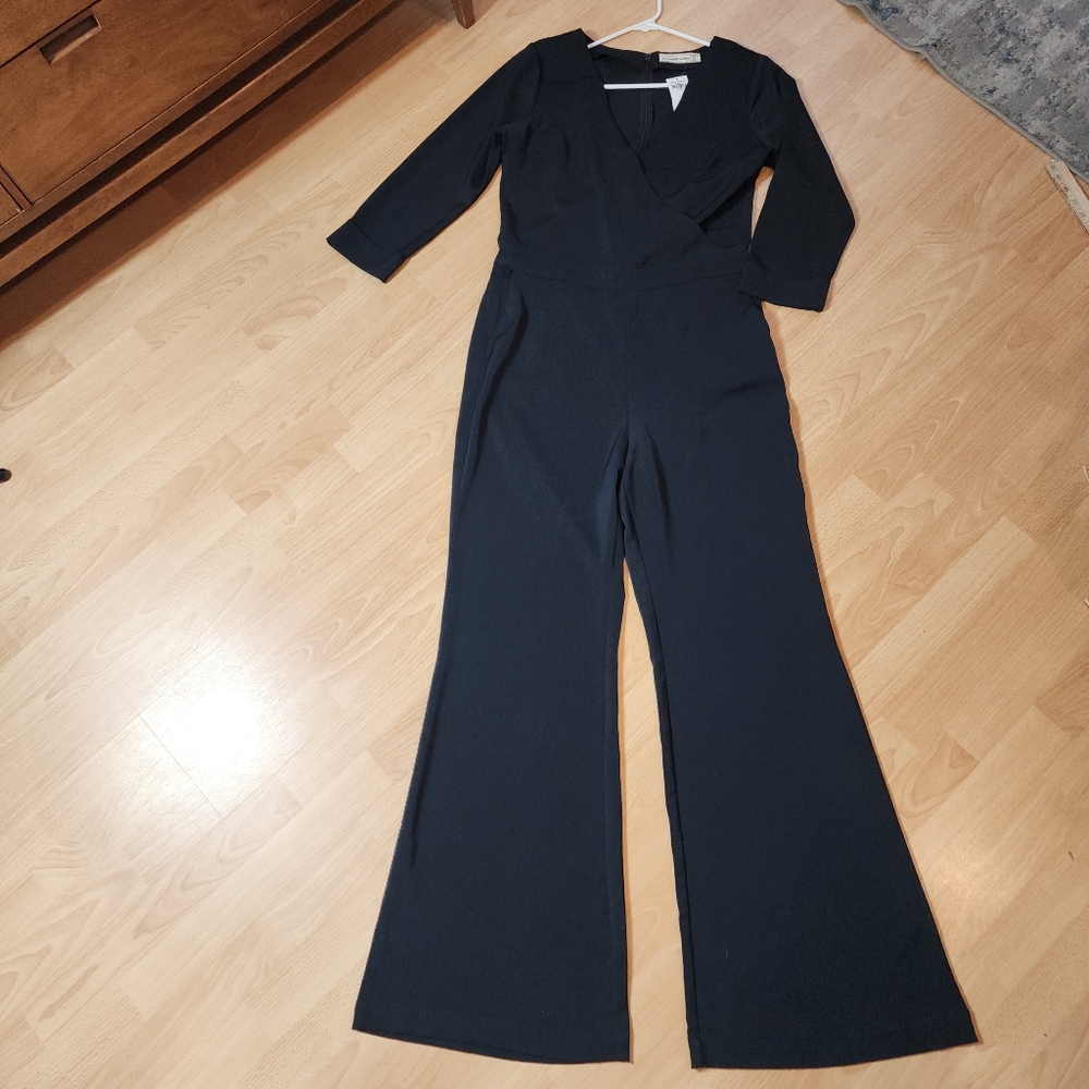 Size 6 Tall NWT Abercrombie & Fitch Black Surplice Flare Jumpsuit Size 6T